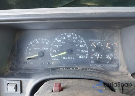 1998 GMC Suburban 2500 Sl z USA, uszkodzony, nr VIN 1GKGC26R7WJ725044